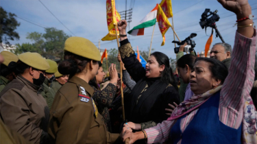 India Closes Kashmir Medical College After Admission Controversy India Closes Kashmir Medical College After Admission Controversy