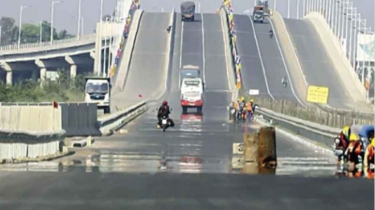 এক্সপ্রেসওয়ের পাশে খাল থেকে উদ্ধার অটোরিকশা চালকের মরদেহ এক্সপ্রেসওয়ের পাশে খাল থেকে উদ্ধার অটোরিকশা চালকের মরদেহ