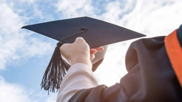 উচ্চশিক্ষায় বিদেশগামী শিক্ষার্থীদের সামনে দুঃস্বপ্ন