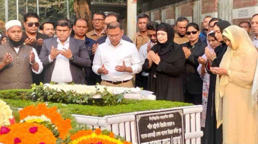 ছোট ভাই আরাফাত রহমান কোকোর কবর জিয়ারত করলেন তারেক রহমান