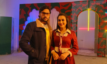 এস.ডি রুবেলের পরিচালনায় হ্যাপি মম ও সাদমান সামিরের ’একটা বাংলাদেশি পোলা আমার মন নিছে’