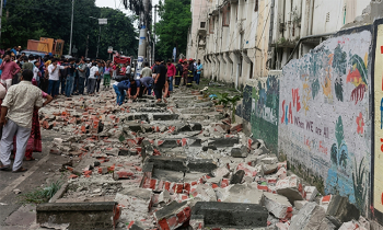 মিরপুরে টিসিবির লাইনে অপেক্ষমাণ মানুষের ওপর দেয়াল ধস, নিহত ২