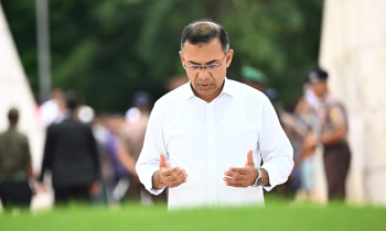 বিদেশ সফর শেষে বাবা-মায়ের কবর জিয়ারত করলেন প্রধানমন্ত্রী তারেক রহমান