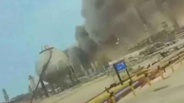 সৌদি আরামকোর তেল শোধনাগারে ভয়াবহ ড্রোন হামলা