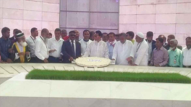 শহীদ জিয়া ও খালেদা জিয়ার সমাধিতে পুষ্পস্তবক অর্পণ করলেচিফ হুইপ শহীদ জিয়া ও খালেদা জিয়ার সমাধিতে পুষ্পস্তবক অর্পণ করলেচিফ হুইপ