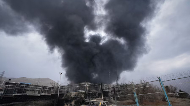Iranian Clerics Near Naming New Leader as Smoke Chokes Tehran After Oil Depot Strikes