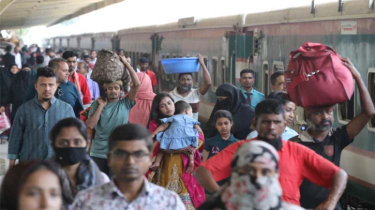 ছুটি কাটিয়ে রাজধানীমুখী কর্মব্যস্ত মানুষ, ট্রেন-বাস স্টেশনে ভিড়