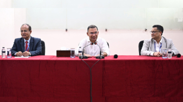 Prime Minister Seeks Students’ Support to Maintain Stability for Nation Building