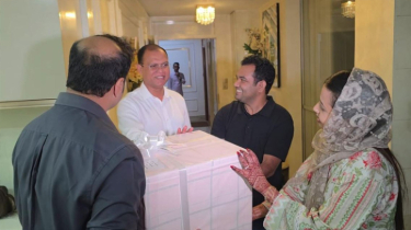 সেই নবদম্পতির জন্য উপহার পাঠালেন প্রধানমন্ত্রী সেই নবদম্পতির জন্য উপহার পাঠালেন প্রধানমন্ত্রী