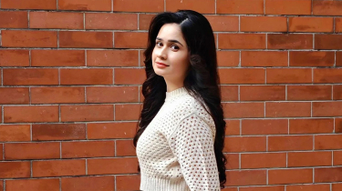 Fake Facebook Account Uses Actress Oishi’s Identity; She Warns Fans