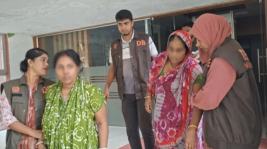 মাগুরায় ৪ হাজার ইয়াবা ও ৬ লাখ টাকাসহ দুই নারী গ্রেপ্তার, পলাতক মূলহোতা