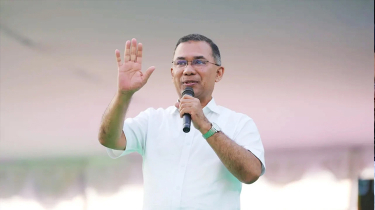 মোংলা নৌঘাঁটিতে প্রধানমন্ত্রী তারেক রহমান মোংলা নৌঘাঁটিতে প্রধানমন্ত্রী তারেক রহমান