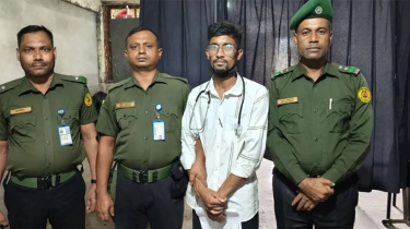 ঢামেকের জরুরি বিভাগ থেকে ভুয়া চিকিৎসক আটক, থানায় হস্তান্তরের প্রক্রিয়া চলছে ঢামেকের জরুরি বিভাগ থেকে ভুয়া চিকিৎসক আটক, থানায় হস্তান্তরের প্রক্রিয়া চলছে