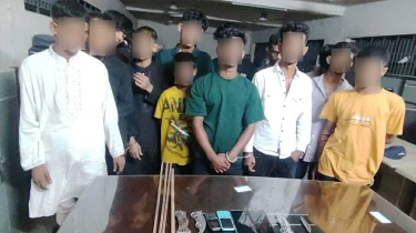 মোহাম্মদপুরে বিশেষ অভিযানে নারীসহ ১৩ জন গ্রেপ্তার, উদ্ধার অস্ত্র মোহাম্মদপুরে বিশেষ অভিযানে নারীসহ ১৩ জন গ্রেপ্তার, উদ্ধার অস্ত্র