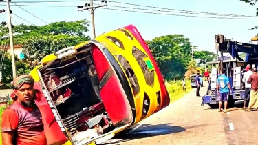 আমতলীতে পর্যটকবাহী বাস খাদে, আহত অন্তত ২৫ আমতলীতে পর্যটকবাহী বাস খাদে, আহত অন্তত ২৫