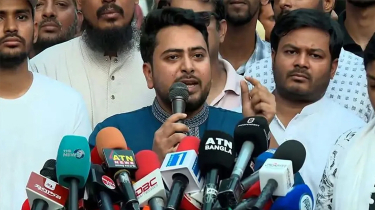‘আ.লীগকে ফেরাতে কাজ করছে বিএনপি সরকার’ ‘আ.লীগকে ফেরাতে কাজ করছে বিএনপি সরকার’