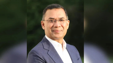 দিনব্যাপী ফেনী সফর শেষে ঢাকায় ফিরেছেন প্রধানমন্ত্রী তারেক রহমান দিনব্যাপী ফেনী সফর শেষে ঢাকায় ফিরেছেন প্রধানমন্ত্রী তারেক রহমান