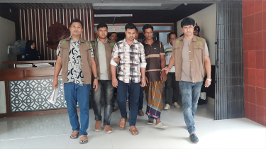 ঝিনাইদহে অনলাইন জুয়ার অভিযোগে বাবা-ছেলে আটক, জব্দ কম্পিউটার ও মোবাইল ঝিনাইদহে অনলাইন জুয়ার অভিযোগে বাবা-ছেলে আটক, জব্দ কম্পিউটার ও মোবাইল