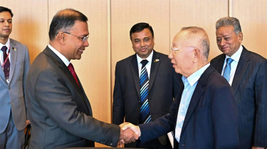 বাংলাদেশে বিনিয়োগ বাড়াতে ইউনিক্লোকে আহ্বান প্রধানমন্ত্রীর