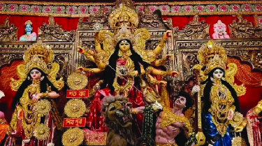 বোধনের মধ্য দিয়ে দুর্গোৎসবের সূচনা, এবার ৩৩ হাজার ৮৫১ মণ্ডপে পূজা বোধনের মধ্য দিয়ে দুর্গোৎসবের সূচনা, এবার ৩৩ হাজার ৮৫১ মণ্ডপে পূজা