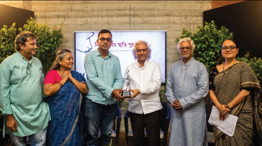 মিশুক মুনীর অ্যাওয়ার্ড পেলেন চিত্রগ্রাহক পলাশ মিশুক মুনীর অ্যাওয়ার্ড পেলেন চিত্রগ্রাহক পলাশ