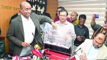 পদায়ন-পদোন্নতিতে অভিযোগের পর বদলি ব্যবস্থায় লটারি পদায়ন-পদোন্নতিতে অভিযোগের পর বদলি ব্যবস্থায় লটারি