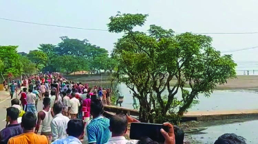 মাইকিং করে চার গ্রামের বাসিন্দাদের সংঘর্ষ, আহত ৩০
