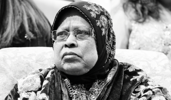 রূপায়ণ গ্রুপের চেয়ারম্যানের মা ফরিদা বেগমের দাফন সম্পন্ন, সর্বস্তরে শোক