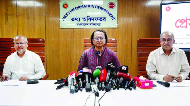 দেশে এলপিজির সংকট নেই, মজুত করে দাম বাড়ালে ব্যবস্থা: তথ্য উপদেষ্টা