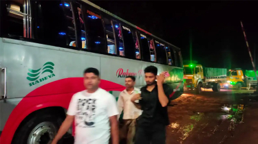 নাব্য সংকটে দৌলতদিয়ার ৭ নম্বর ফেরিঘাট বন্ধ, দুর্ভোগে যাত্রীরা