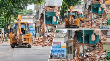 উত্তর প্রদেশের সাহারানপুরে ৭০ বছরের পুরোনো মসজিদ বুলডোজার দিয়ে গুঁড়িয়ে দিল প্রশাসন