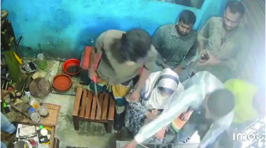 বন্দরে স্বর্ণের দোকানে দিনদুপুরে ডাকাতি বন্দরে স্বর্ণের দোকানে দিনদুপুরে ডাকাতি